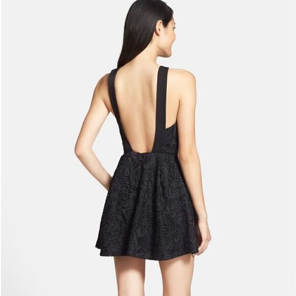 KEEPSAKE   - Picture 5 of 15